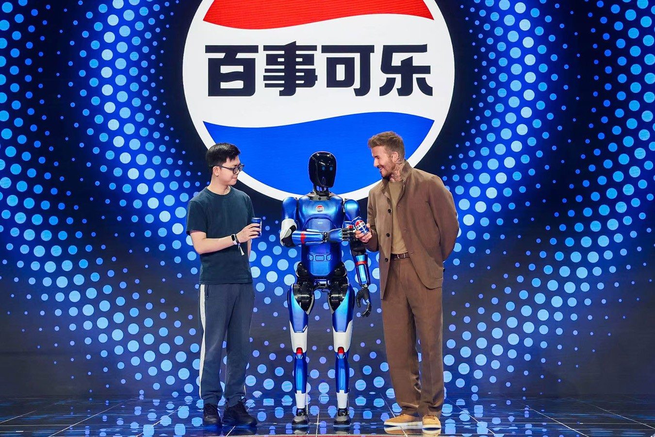 kaiyun开云机器人携手百事中国共创“百事蓝宝” 共燃渴望新章